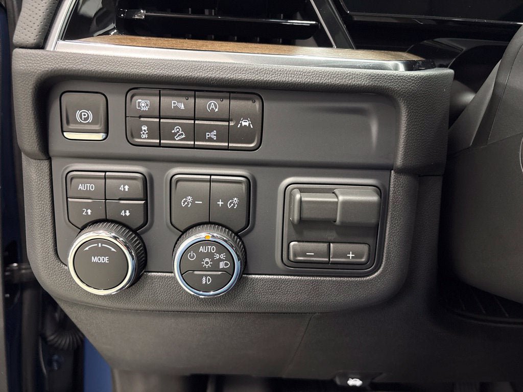 New 2027 Chevrolet Tahoe High Country w/ Sun And Tow Package AWD/4WD image 25