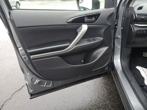 Used 2024 Mitsubishi Eclipse Cross Black Edition image 12