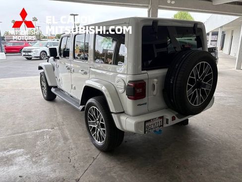 Used 2023 Jeep Wrangler Unlimited Sahara AWD/4WD image 6