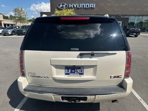 Used 2013 GMC Yukon XL Denali AWD/4WD image 4