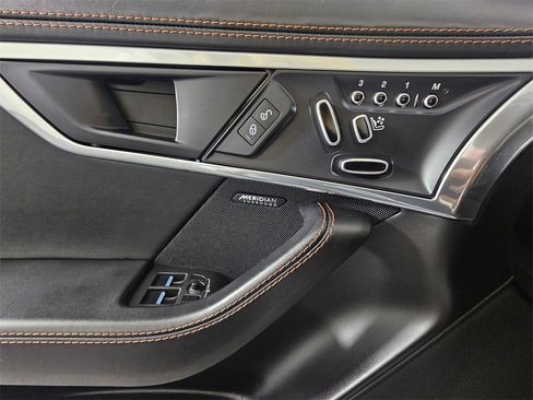 Used 2018 Jaguar F-TYPE R image 18