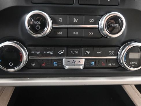 Used 2023 Ford Expedition Max XLT AWD/4WD image 17