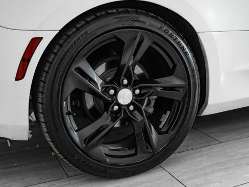 Used 2018 Chevrolet Camaro LT w/ RS Package image 41