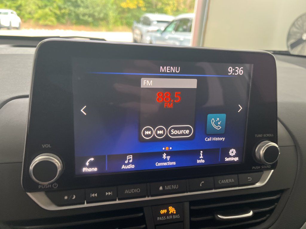 Used 2025 Nissan Altima 2.5 S FWD image 21