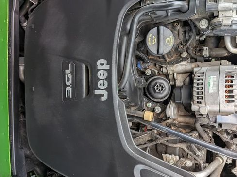 Used 2020 Jeep Wrangler Sport AWD/4WD image 13