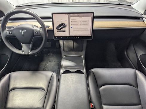 Used 2023 Tesla Model 3 Standard Range image 6