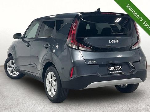 Used 2025 Kia Soul LX w/ LX Technology Package FWD image 15