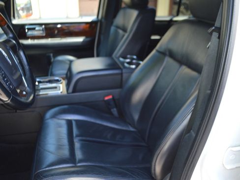 Used 2015 Lincoln Navigator 4WD image 15