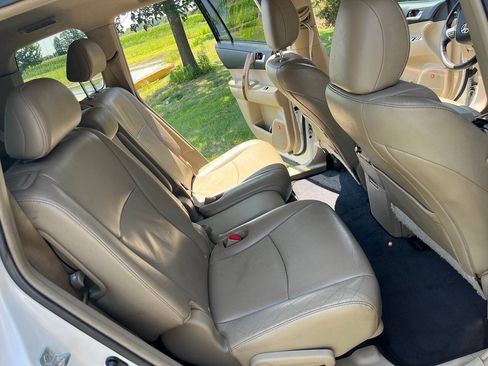 Used 2013 Toyota Highlander Limited AWD/4WD image 6