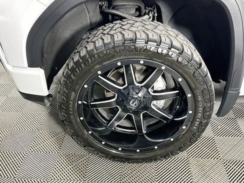 Used 2022 GMC Sierra 1500 Elevation image 11