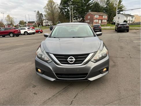 Used 2016 Nissan Altima 2.5 SR FWD image 2