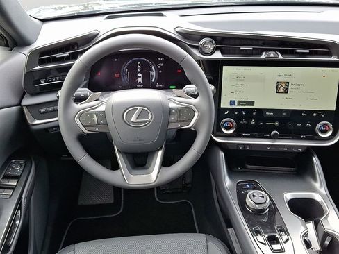 Used 2025 Lexus RZ 450e image 11