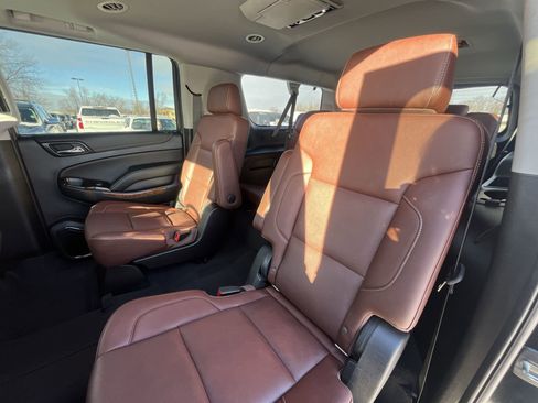 Used 2020 Chevrolet Suburban Premier w/ Premier Plus Edition image 26