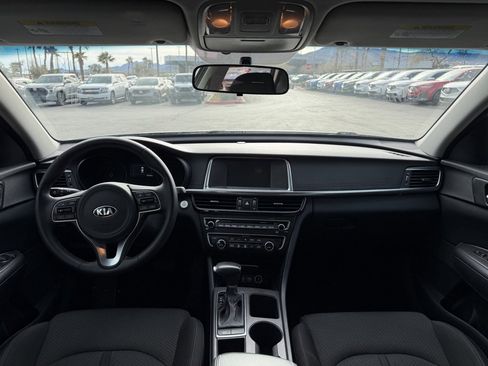 Used 2017 Kia Optima Premium w/ Hybrid Convenience Package image 12