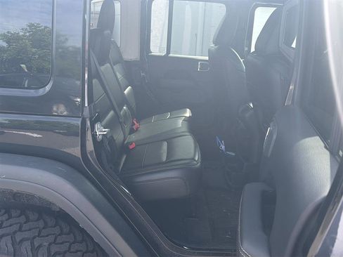 Used 2019 Jeep Wrangler Unlimited Sahara AWD/4WD image 11