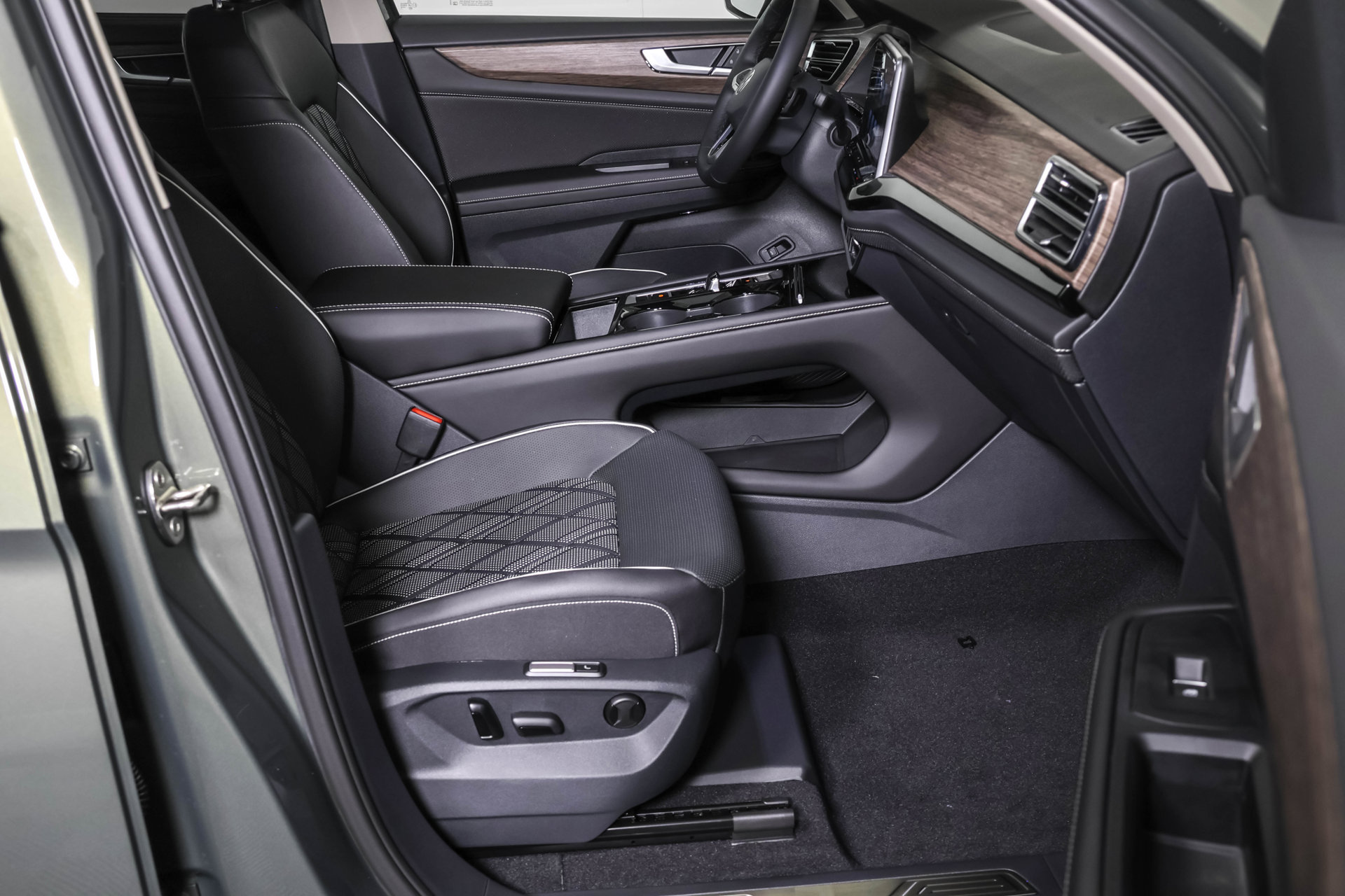New 2026 Volkswagen Atlas SEL Premium R-Line AWD/4WD image 45