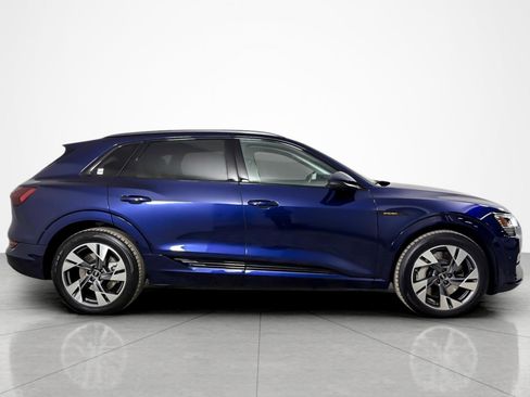 Used 2023 Audi e-tron Premium w/ Convenience Plus Package image 6