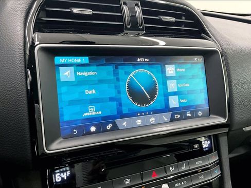 Used 2017 Jaguar F-PACE Prestige image 34