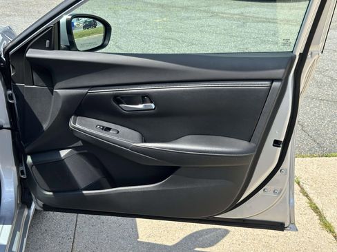 Used 2021 Nissan Sentra SV FWD image 9