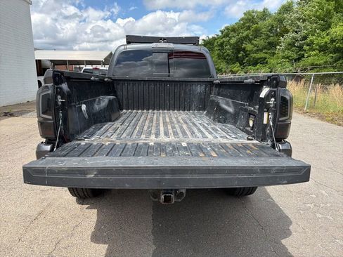 Used 2021 Toyota Tacoma TRD Off-Road w/ Technology Package AWD/4WD image 15