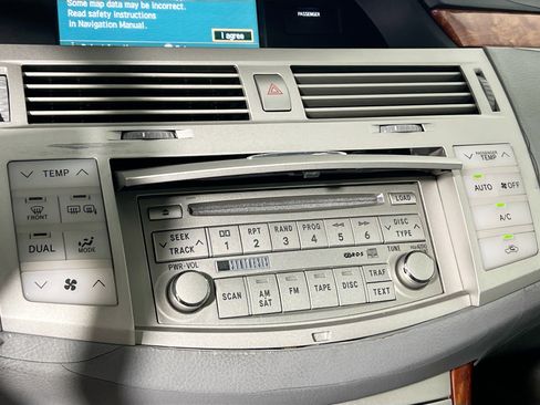 Used 2005 Toyota Avalon XLS image 27