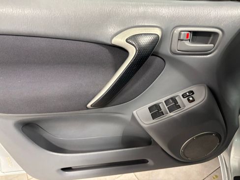 Used 2002 Toyota RAV4 2WD image 16