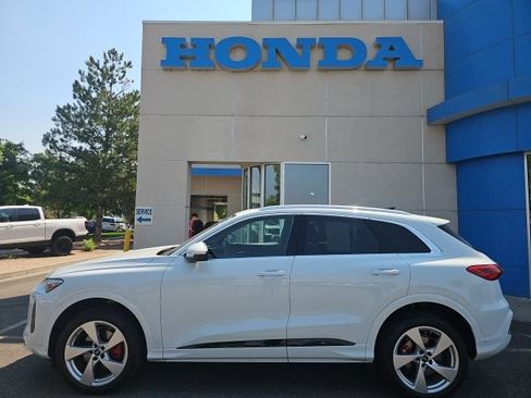 Used 2025 Audi Q5 Premium Plus AWD/4WD image 2