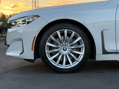 Used 2022 BMW 740i RWD image 12