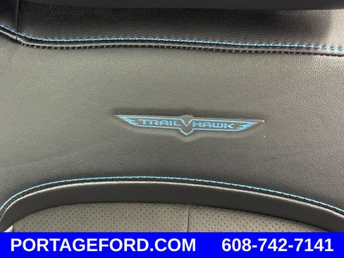 Used 2023 Jeep Grand Cherokee Trailhawk w/ Luxury Tech Group III AWD/4WD image 10