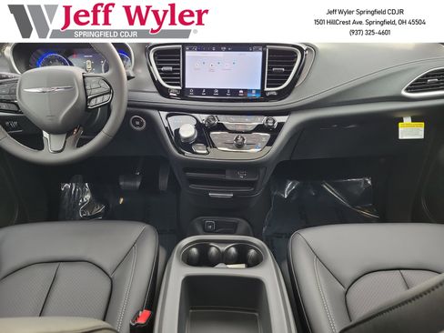 New 2026 Chrysler Pacifica Select w/ S Appearance Package FWD image 7