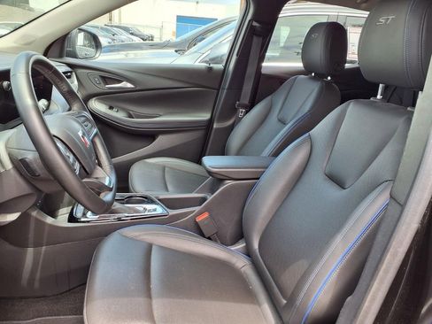 Used 2025 Buick Encore GX Sport Touring FWD image 14