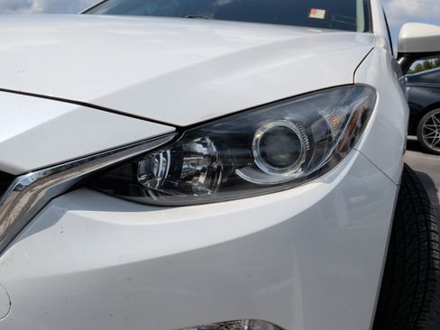 Used 2015 MAZDA MAZDA3 i Touring w/ Technology Package FWD image 3