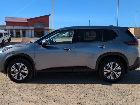 Used 2021 Nissan Rogue SV image 7