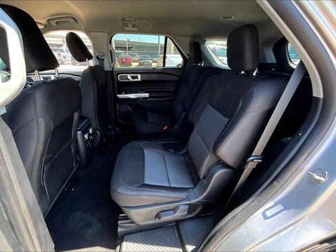 Used 2022 Ford Explorer XLT image 17