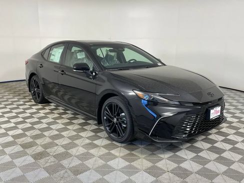 New 2026 Toyota Camry Hybrid AWD/4WD image 10
