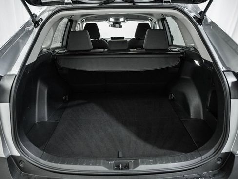 Used 2025 Toyota RAV4 XLE image 9