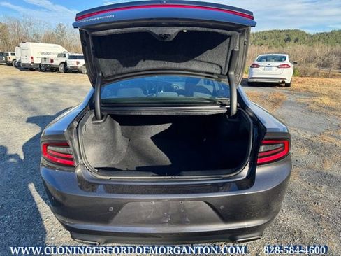 Used 2022 Dodge Charger SXT image 10