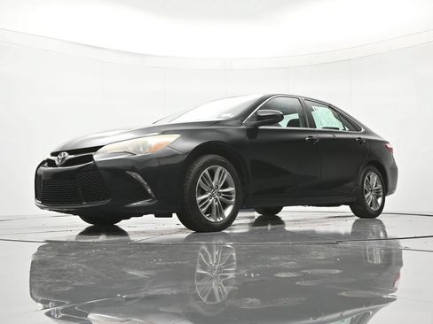 Used 2016 Toyota Camry SE FWD image 36
