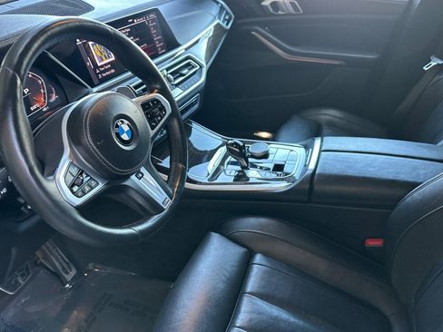 Used 2020 BMW X5 M50i image 4
