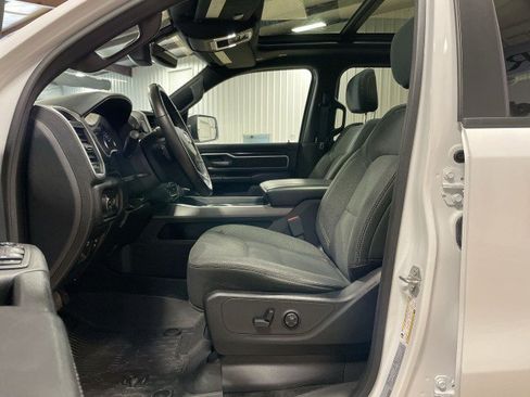 Used 2020 RAM 1500 4x4 Crew Cab image 15