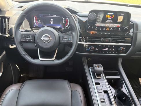 Used 2024 Nissan Pathfinder Platinum FWD image 28