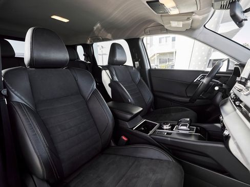 Used 2023 Mitsubishi Outlander SE image 26