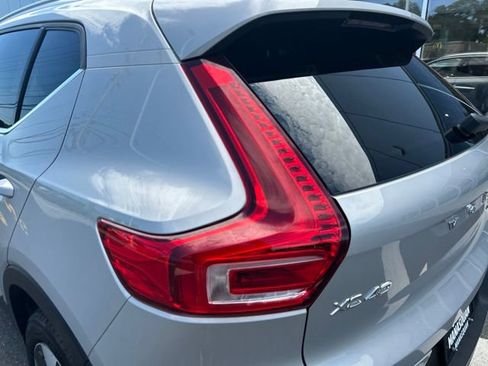 Used 2025 Volvo XC40 B5 Plus AWD/4WD image 10
