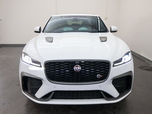 Used 2021 Jaguar F-PACE SVR image 9