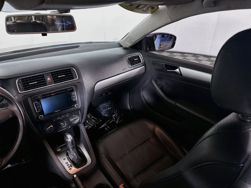 Used 2014 Volkswagen Jetta SE FWD image 29
