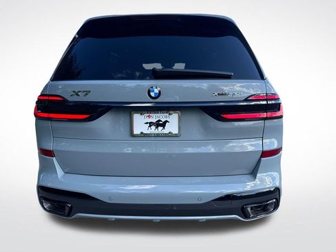 New 2026 BMW X7 xDrive40i w/ M Sport Package AWD/4WD image 4