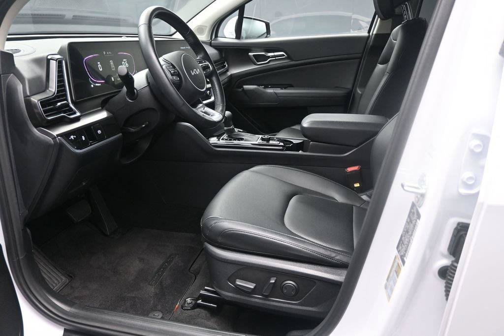 Used 2025 Kia Sportage EX FWD image 17