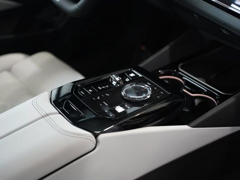 New 2027 BMW 550e xDrive w/ Executive Package AWD/4WD image 11