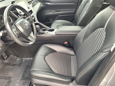 Used 2024 Toyota Camry SE image 13