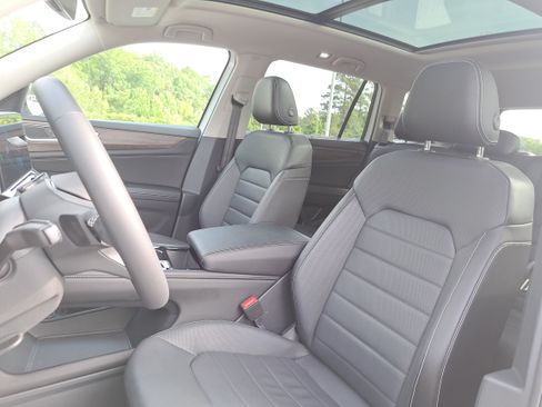 Certified 2024 Volkswagen Atlas SEL AWD/4WD image 16